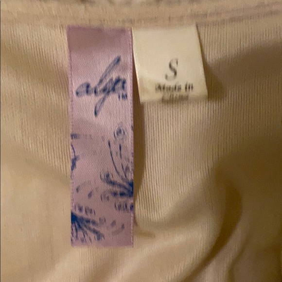 Cream simple dress - Picture 2 of 2